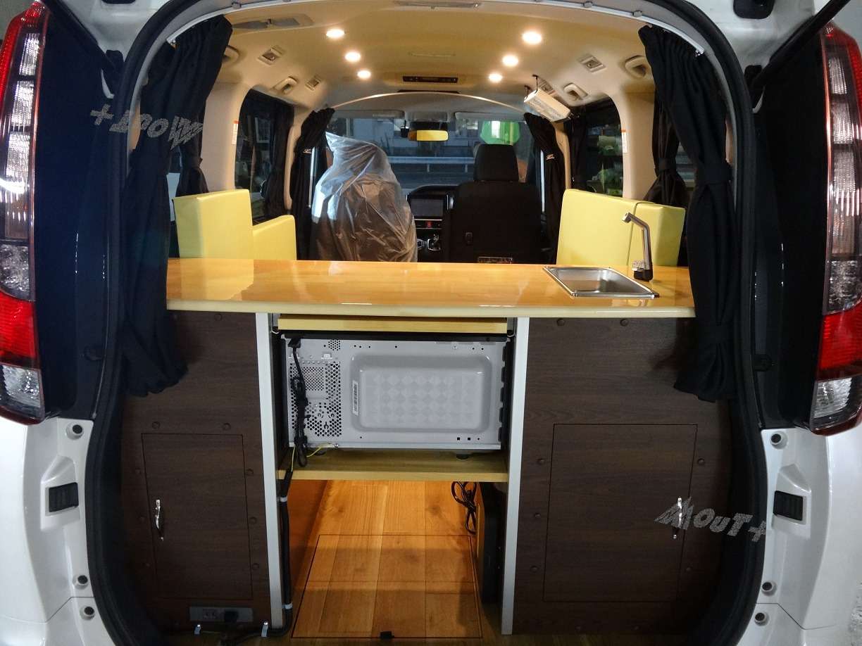 ノア ZWR80 キャンピング車登録