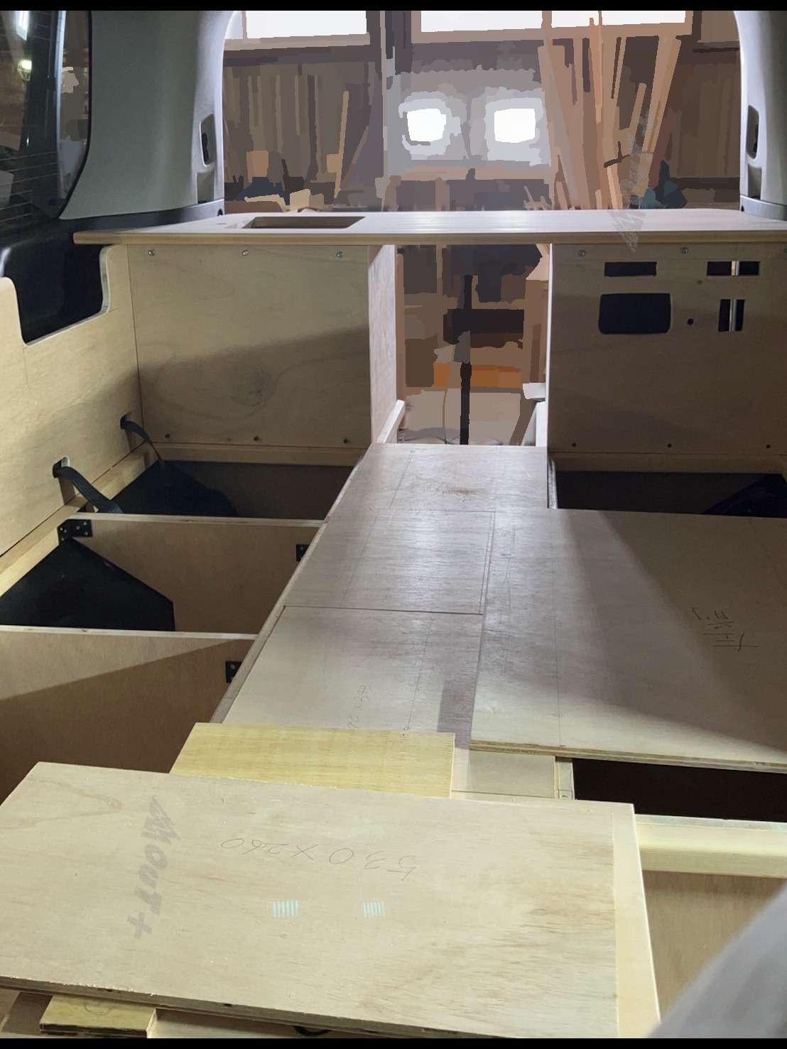 製作過程の断片的な記録写真です