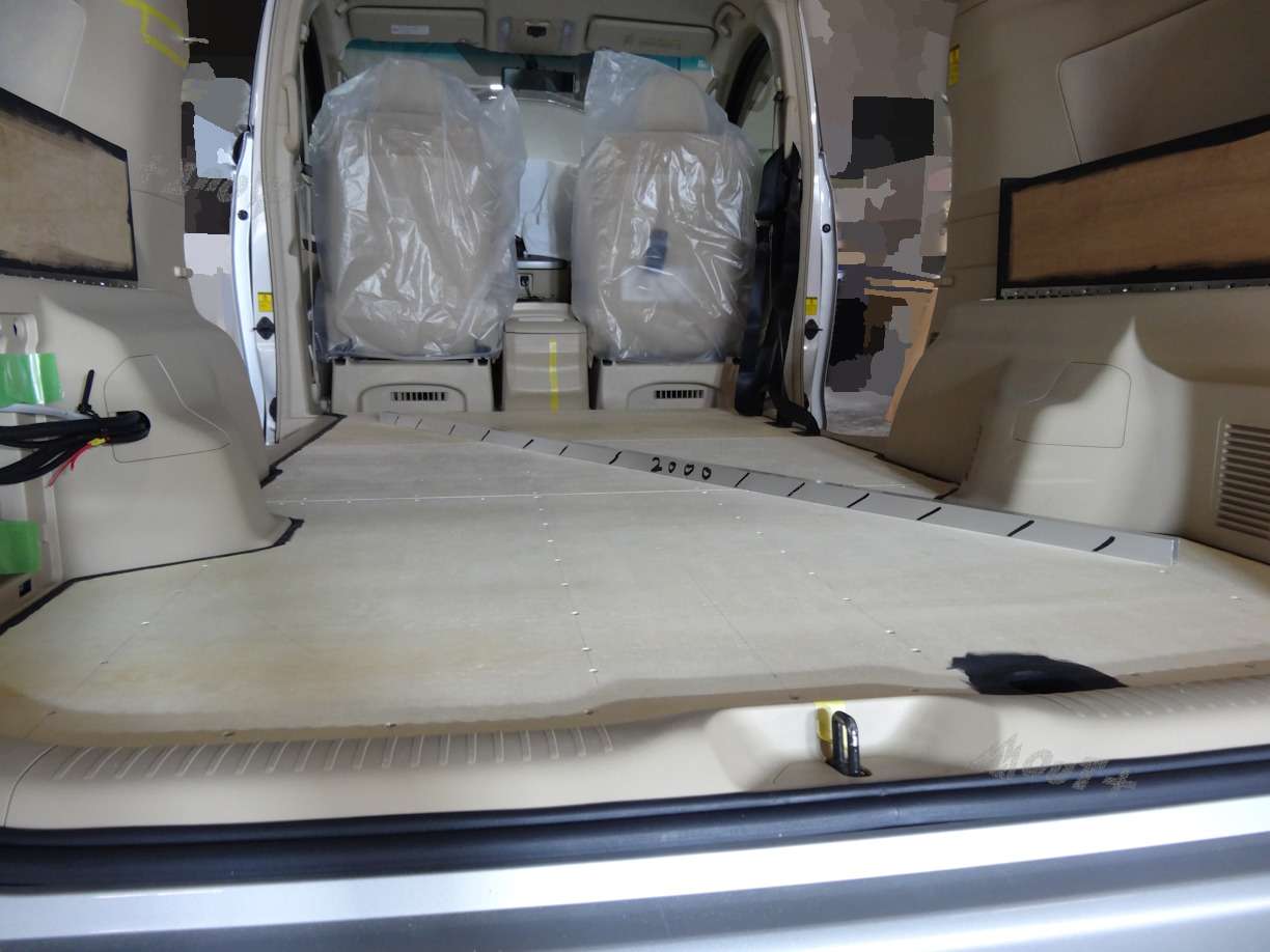 製作過程の断片的な記録写真です